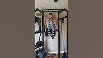 Weighted dips 100lbs of chains