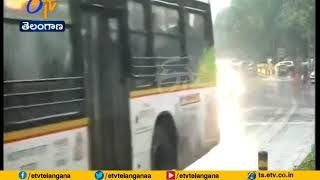 Rain, Hail Lash North India | Hit Rush Hour Traffic | in Delhi