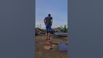 Thumbnail of latihan ini dijamin lompat jadi tinggi #latihanfisik #olahraga #volleyball #fyp #workout #fisikvoli