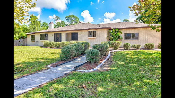 Large 4/5 Bedroom Home on 1/2 Acre. Great room w/f...