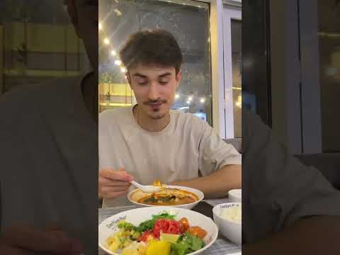 Лучший том ям в мире — в Алмате, представляете! Попробуйте сами, зайдите в TomYumBar! #обзор #томям