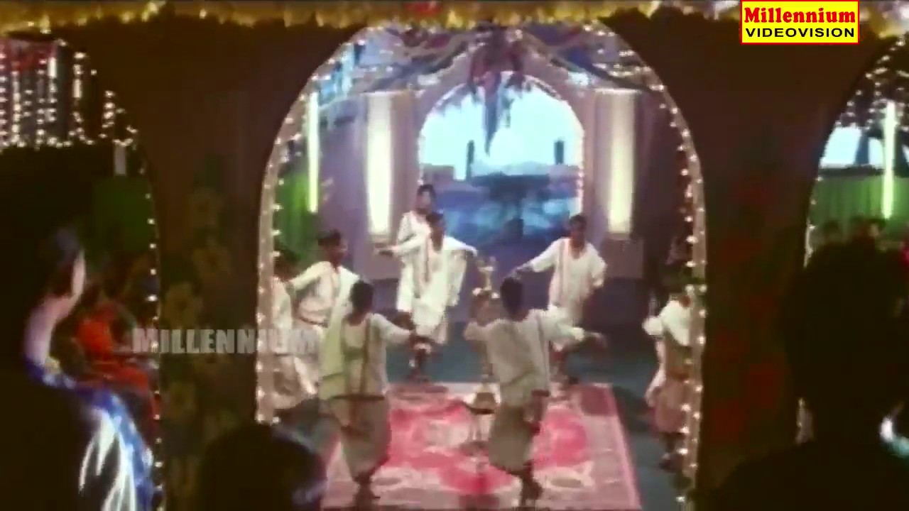 VAAZHUNNOR Malayalam movie   Mathimukhi malathi aninjorungu song