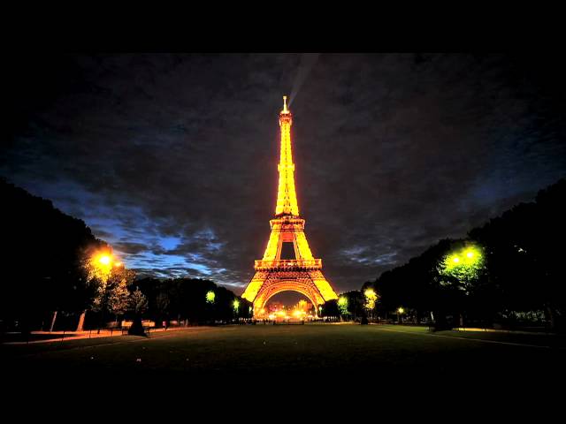 Eiffel Tower Time Lapse