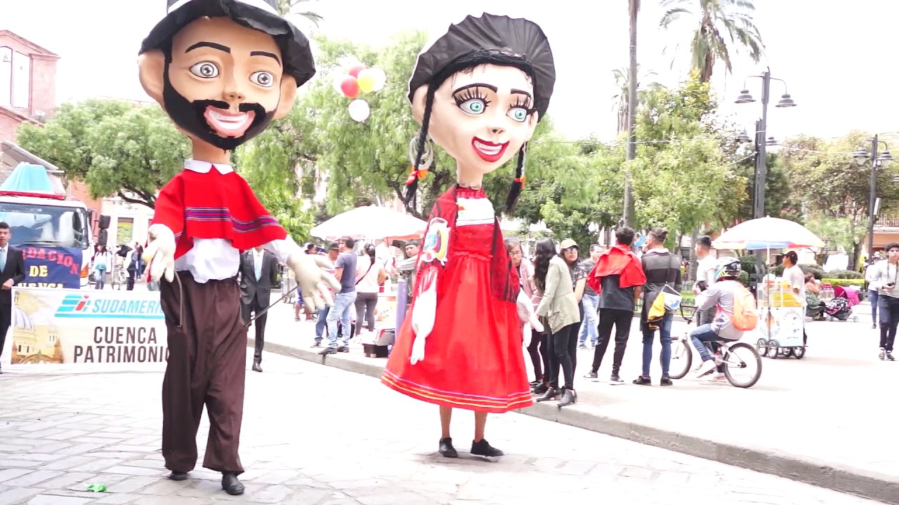 Desfile En Cuenca Ecuador