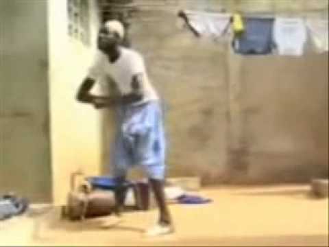 Starfunny Com فيديو مضحك جدااا رقص افريقي على موسيقى راي جزائرية