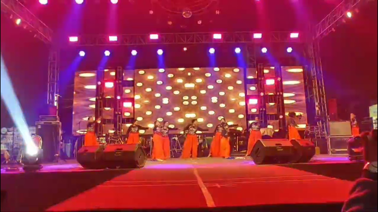 retro to metro .stage show🤩 