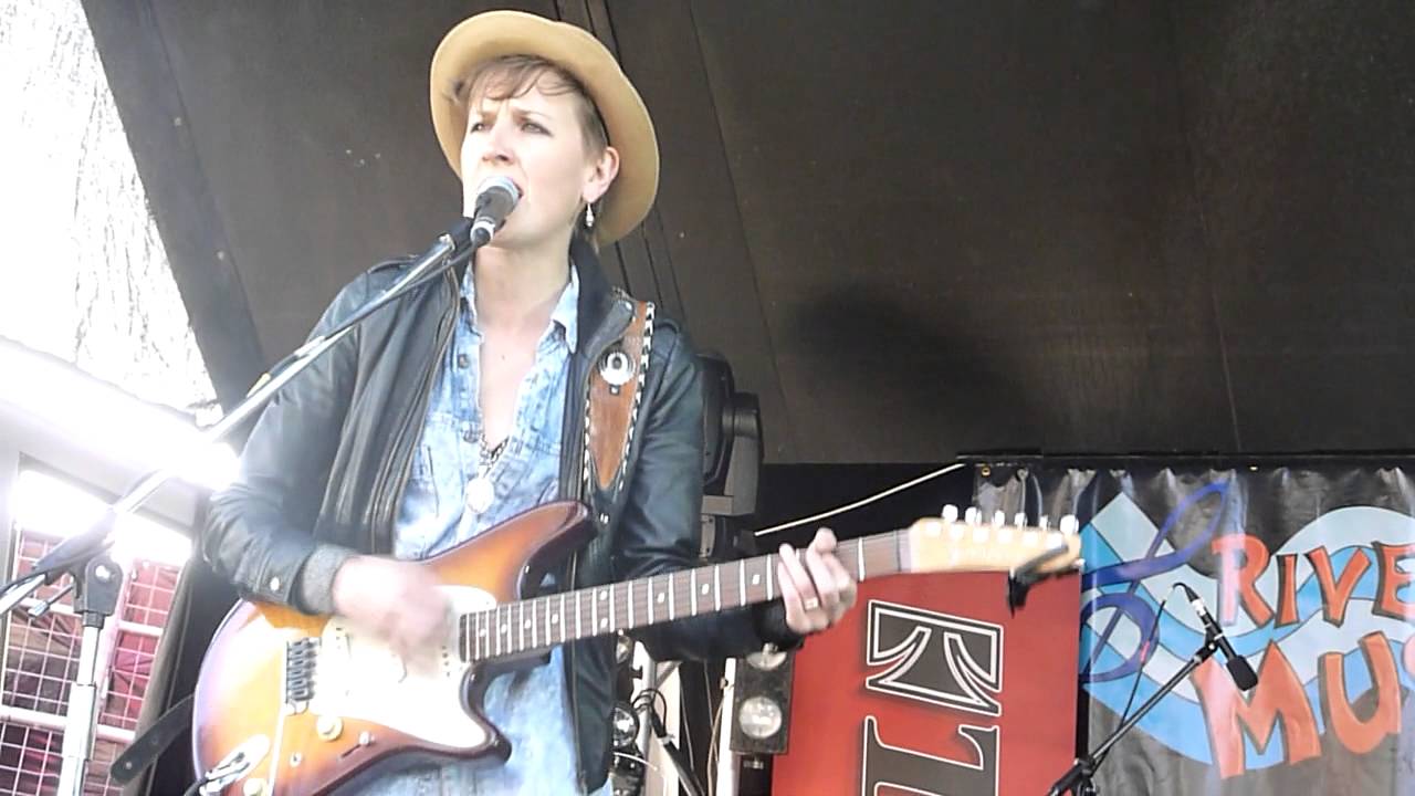 Mia Dyson Live @ Sydney Blues & Roots Festival Windsor 2012