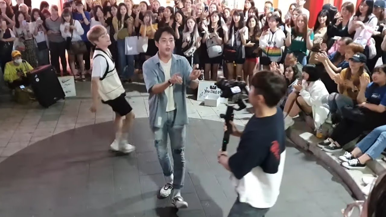 Guarda 유원(YooONE),강레오(KangLeo)/ 뮤직비디오 촬영(Music video shooting)/ Going Out - YooONE X Leo Kang/20190711홍대버스킹 su YouTube Guarda 유원(YooONE),강레오(KangLeo)/ 뮤직비디오 촬영(Music video shooting)/ Going Out - YooONE X Leo Kang/20190711홍대버스킹 su YouTube