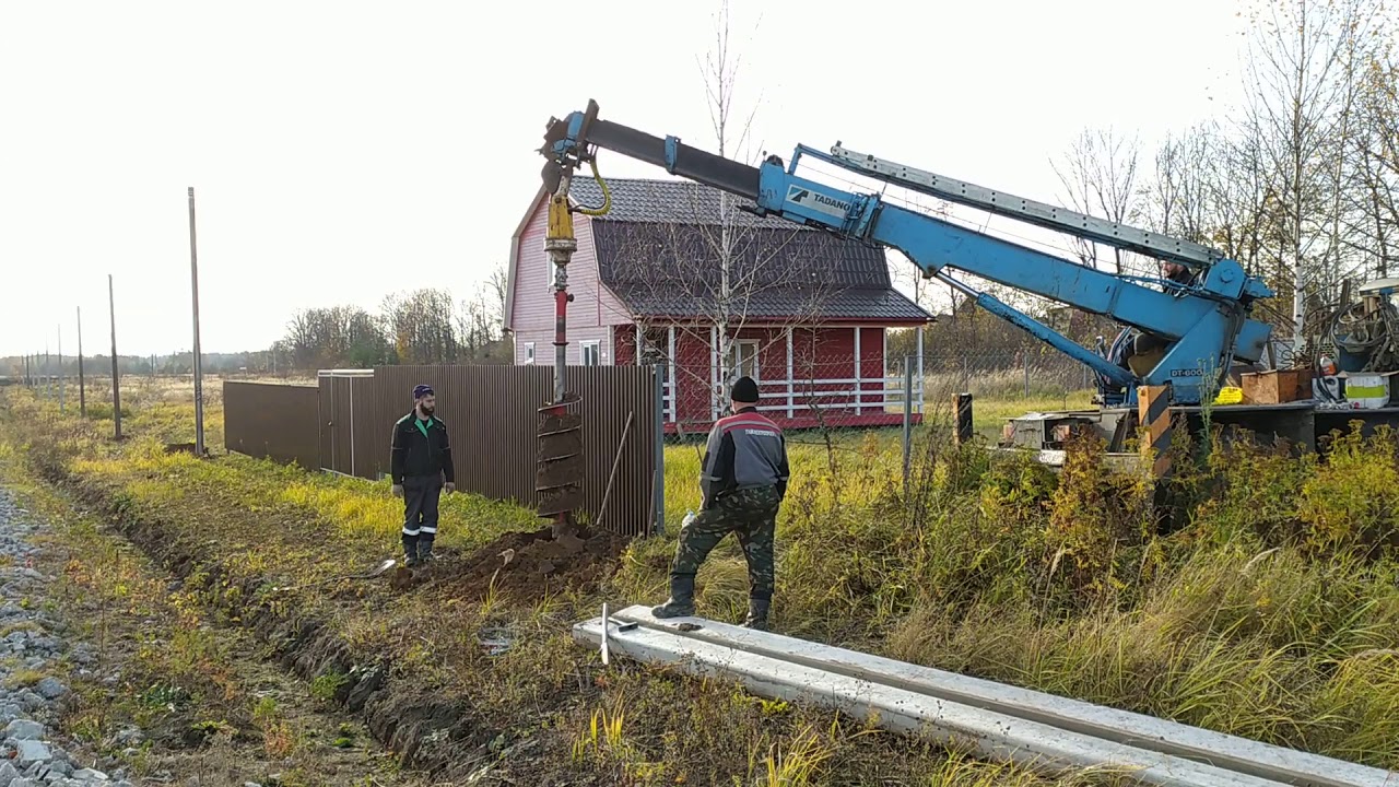 Установка столбов под электричество в \"Даниловской слободе\" - YouTube