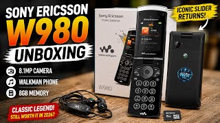 Flip phone Sony Ericsson W980i ￼