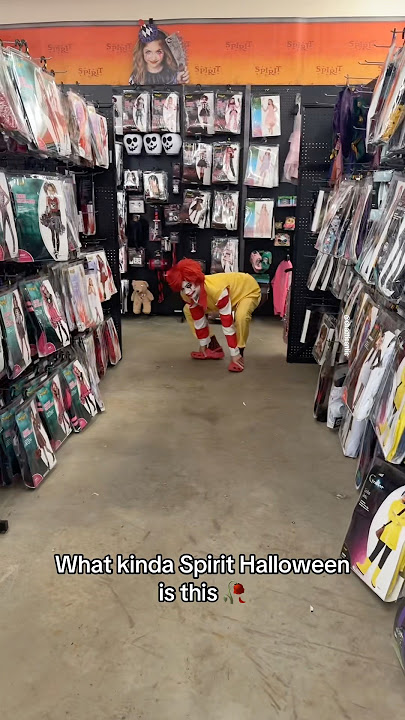 You’re welcome 🍔 #mcdonalds #ronaldmcdonald #fastfood #spirithalloween #halloween #cosplay #makeup