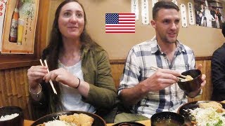アメリカ人カップル！豚カツと日本酒を絶賛！/ American couple has japanese pork cutlets and sake.