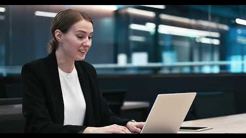 Review of the Poly Studio X30 All-in-One Soundbar.