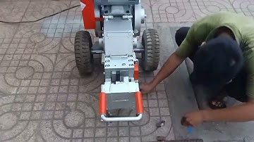 Máy cắt thép điện 220v có 2 bánh xe đẩy quá thuận tiện