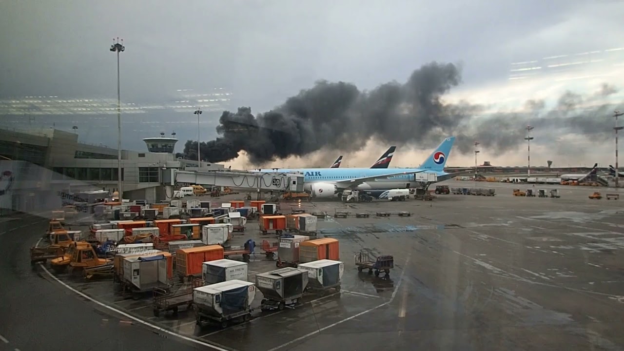 モスクワ シェレメチェボ空港での航空機炎上事故 19年5月 Youtube