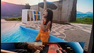 Livinha cantando “Toda Terra” da Gabriela Rocha - Harmonização André Ribeiro