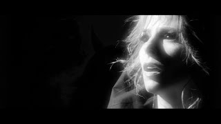 Video thumbnail of "Mylène Farmer - Pardonne-moi (Clip Officiel)"