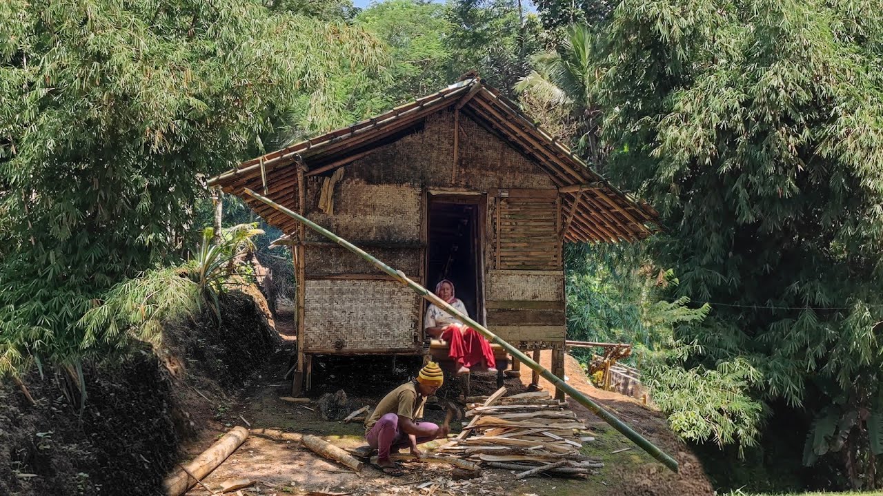 Pemberani ‼️ Tak Ada Lagi Pilihan Satu Keluarga Terpaksa Tinggal Di Gubuk Kecil Tengah Hutan
