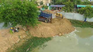 Just New Project! Filling Land Use Dozer D31p KOMATSU And Dump Truck5T Push the soil into the water