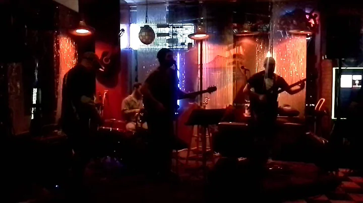 Allen whitt singing "Miss you "at El Rodeo