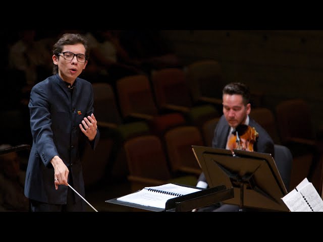 Enluis Montes Olivar conducts the Simon Bolivar Symphony - Cantata Criolla.