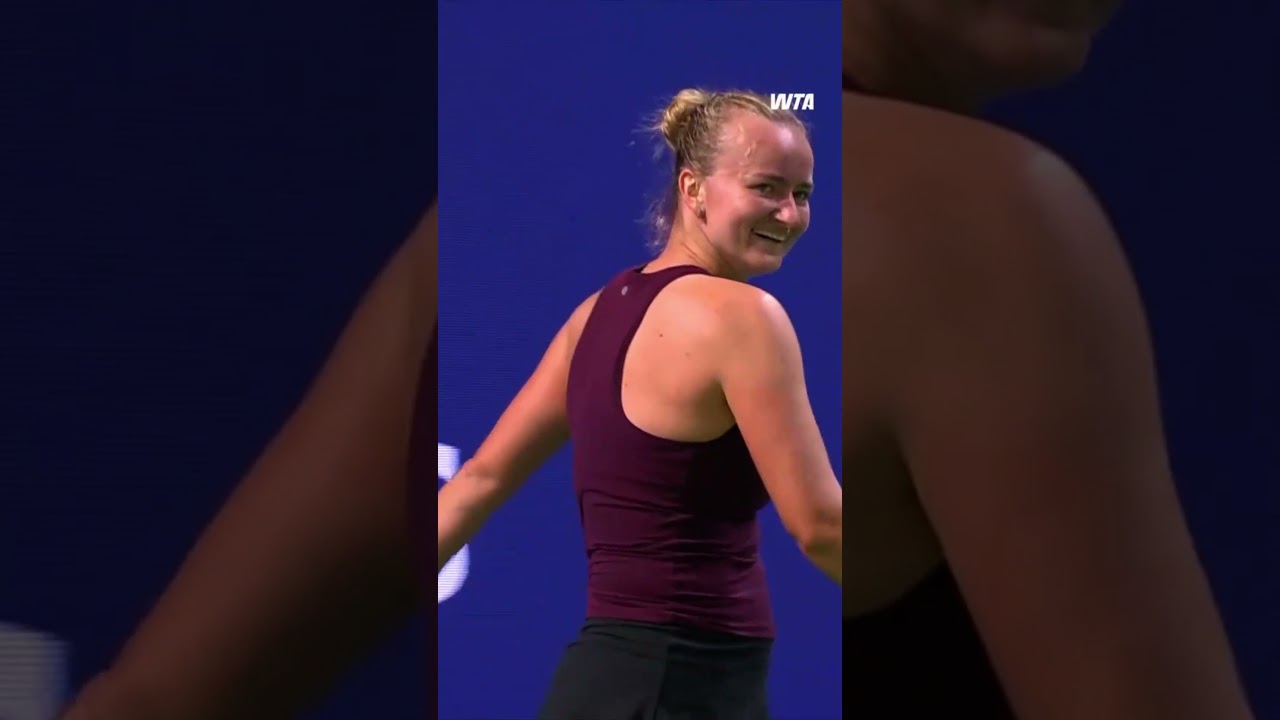 Defensive forehand slice on FIRE from Barbora Krejcikova 🔥#WTA #SgTennisOpen #tennis
