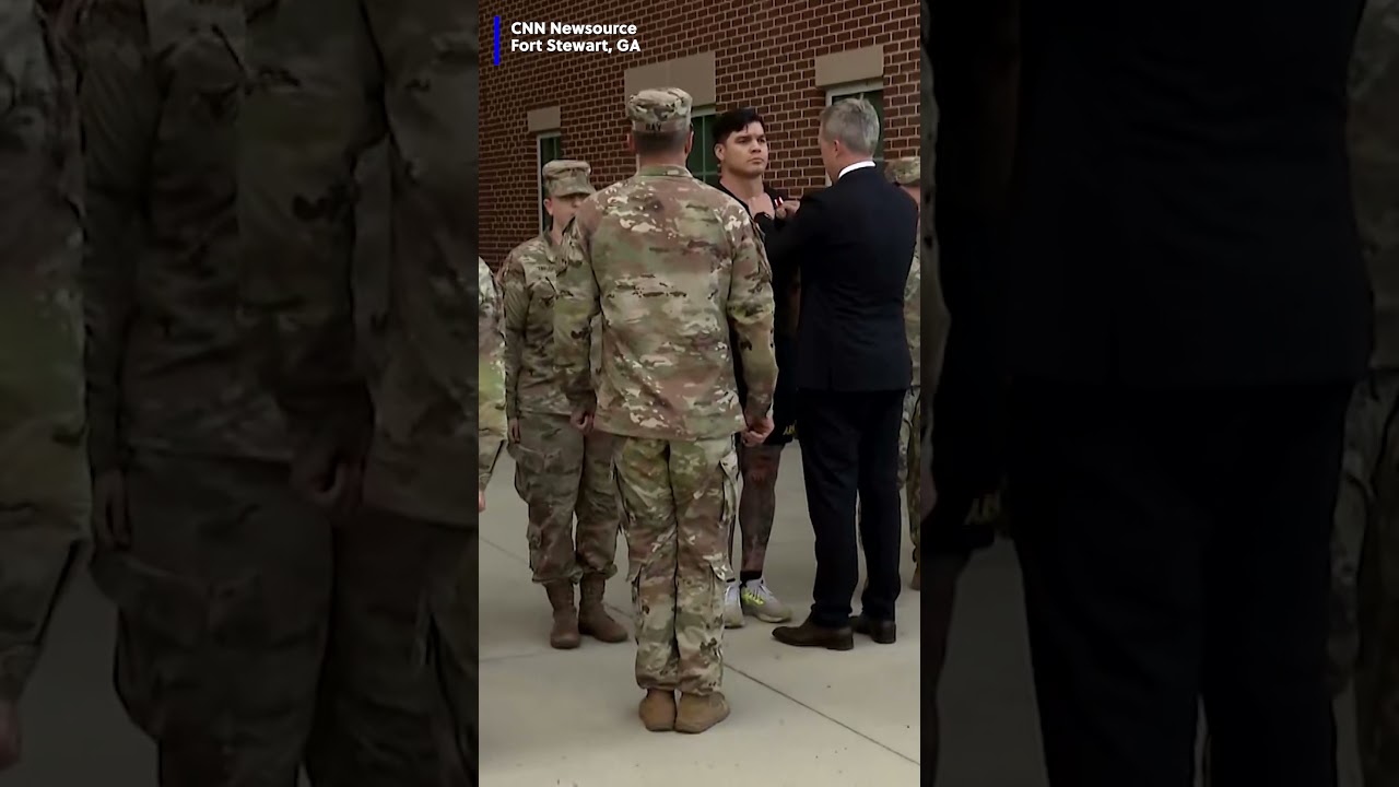 6 soldiers who subdued Fort Stewart shooter awarded medals 