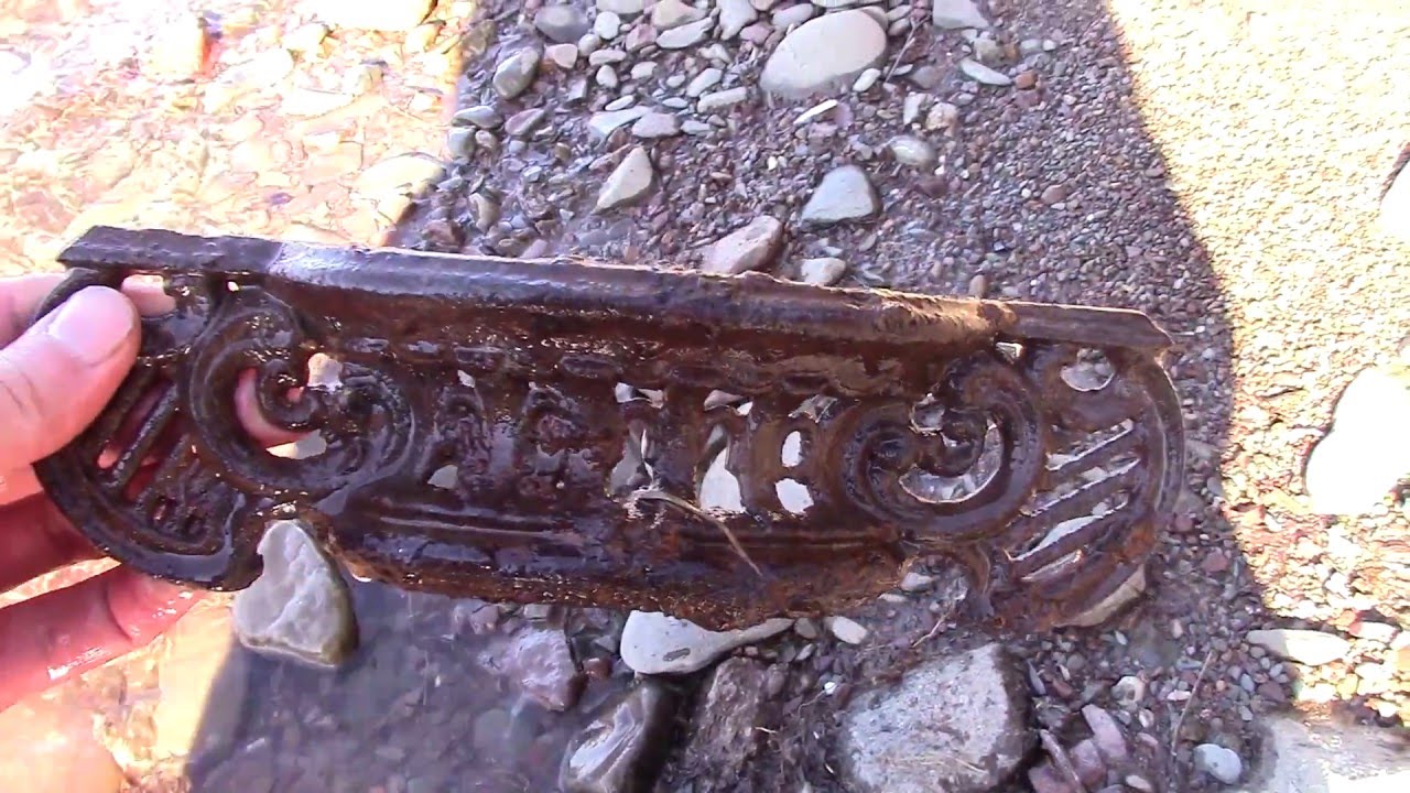 antique farmhouse River bank relic hunt and Bambi's bad day...