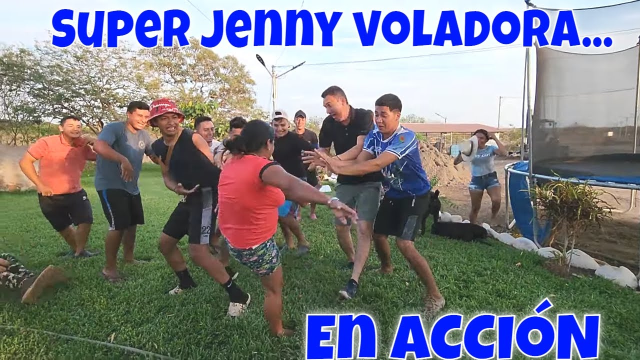 A Jenny la puso mas enojada el spray y repartió patadas voladoras. Nayeli se tuvo que meter.