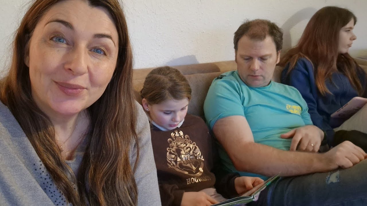 FIA ØVER LÆSNING OM JORDEN🌍GYMNASTIKTIMEN🤸‍♀️FIA PRUTTER💨😆🙈