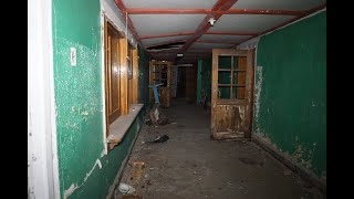 Exploring A Decaying Abandoned School. Part 2.