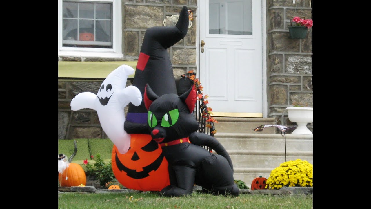 halloween outdoor decorations 2017 extreme halloween houses the simpsons should copy the style - Extreme Halloween Decorations halloween outdoor decorations 2017 extreme halloween houses the simpsons should copy the style - Extreme Halloween Decorations