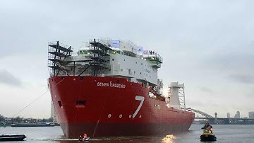 Launching / tewaterlating Subsea7 "Seven Cruzeiro"