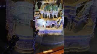 【誰が買うの…】ディズニーで一番高いお土産知ってる? #shorts