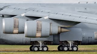 ⁣Gigantic US C-5 Galaxy Uses its Powerful Reverse Thrust to Reverse