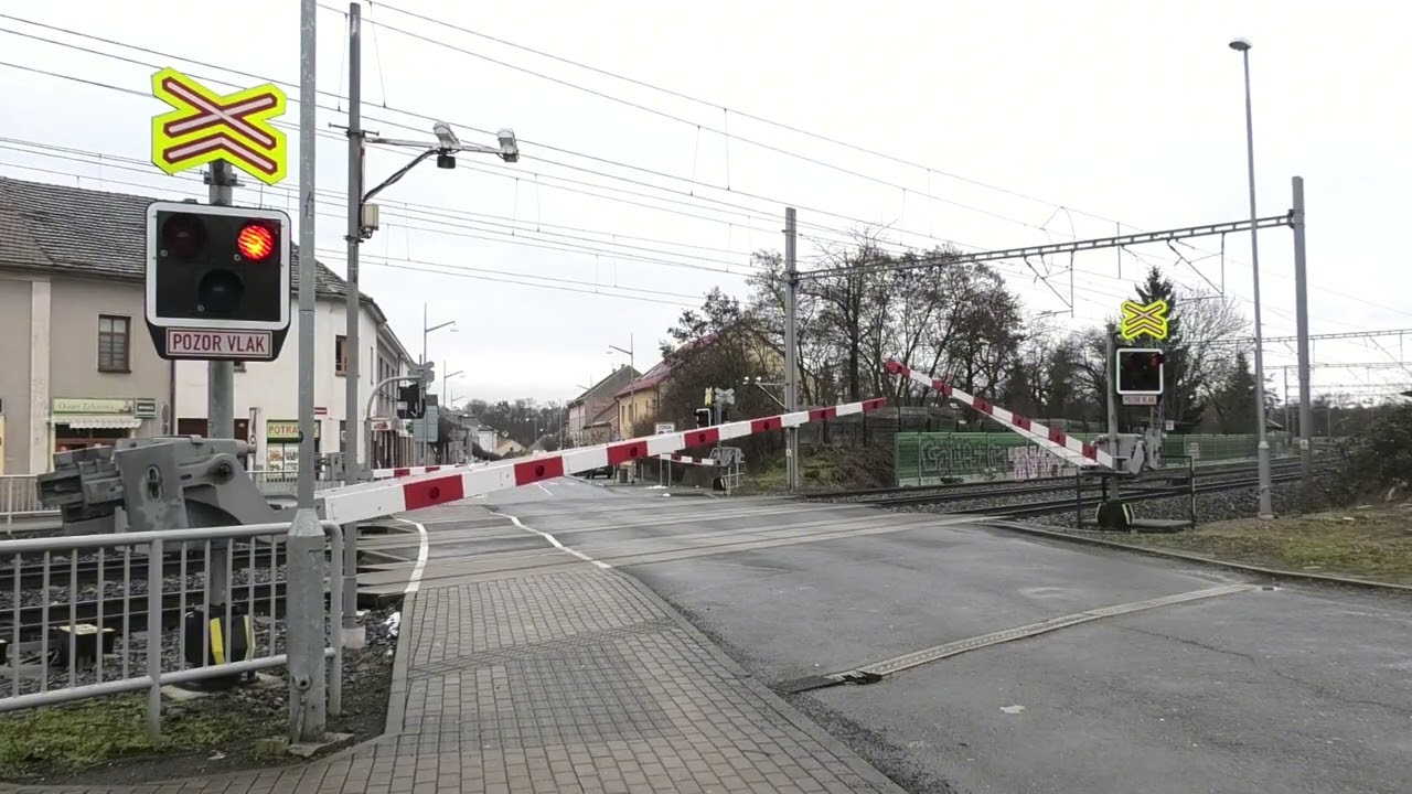 Železniční přejezd Úvaly (P4933) | 21.2.2026 / Czech railroad crossing