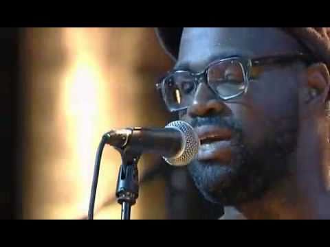 TV On The Radio live on De La Semaine - Love Dog (7/7)