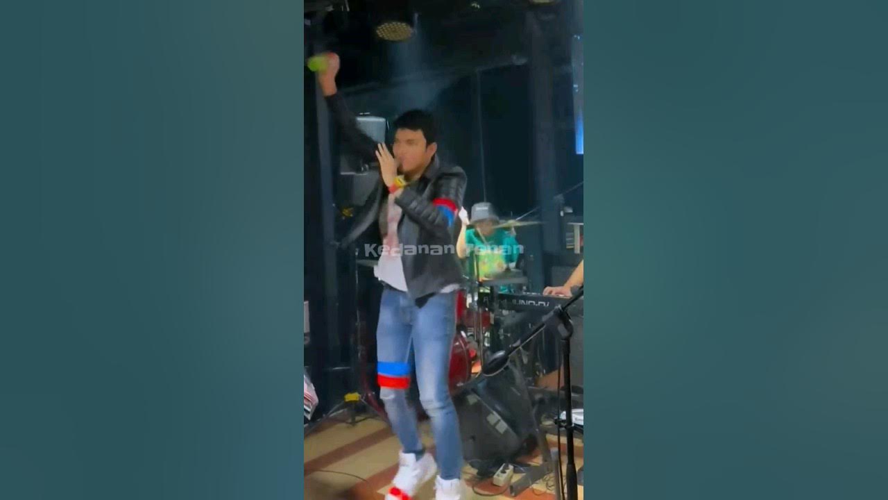 Yellow - Coldplay || Cover by Aldi Taher #yellow #alditaher #shorts Yellow - Coldplay || Cover by Aldi Taher #yellow #alditaher #shorts
