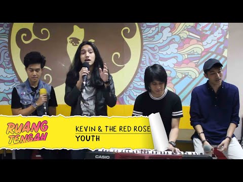 kevin-and-the-red-rose---youth-(troye-sivan-cover-live)-at-ruang-tengah-prambors