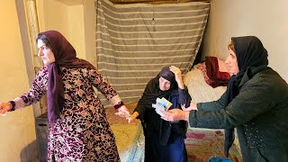 Download Lagu Huisbaas dreigt uitzetting - dakloze moeder redt bejaarde vrouw MP3