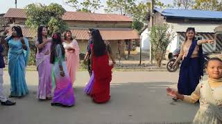 mujh SE Saadi karogi  tharu wedding dance Phulauriya Beautiful girls ❤️😊🥀