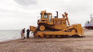 Cat D10N Dozer Pulling Fishing Boats Up On The Beach