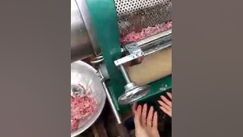 Máy ép cá thác lác, máy tách xương cá chuồng, cá chai, cá nhồng làm chả cá CR300