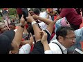 Jokowi Sapa Relawan Pilpres 2019 di Tugu Pahlawan Surabaya