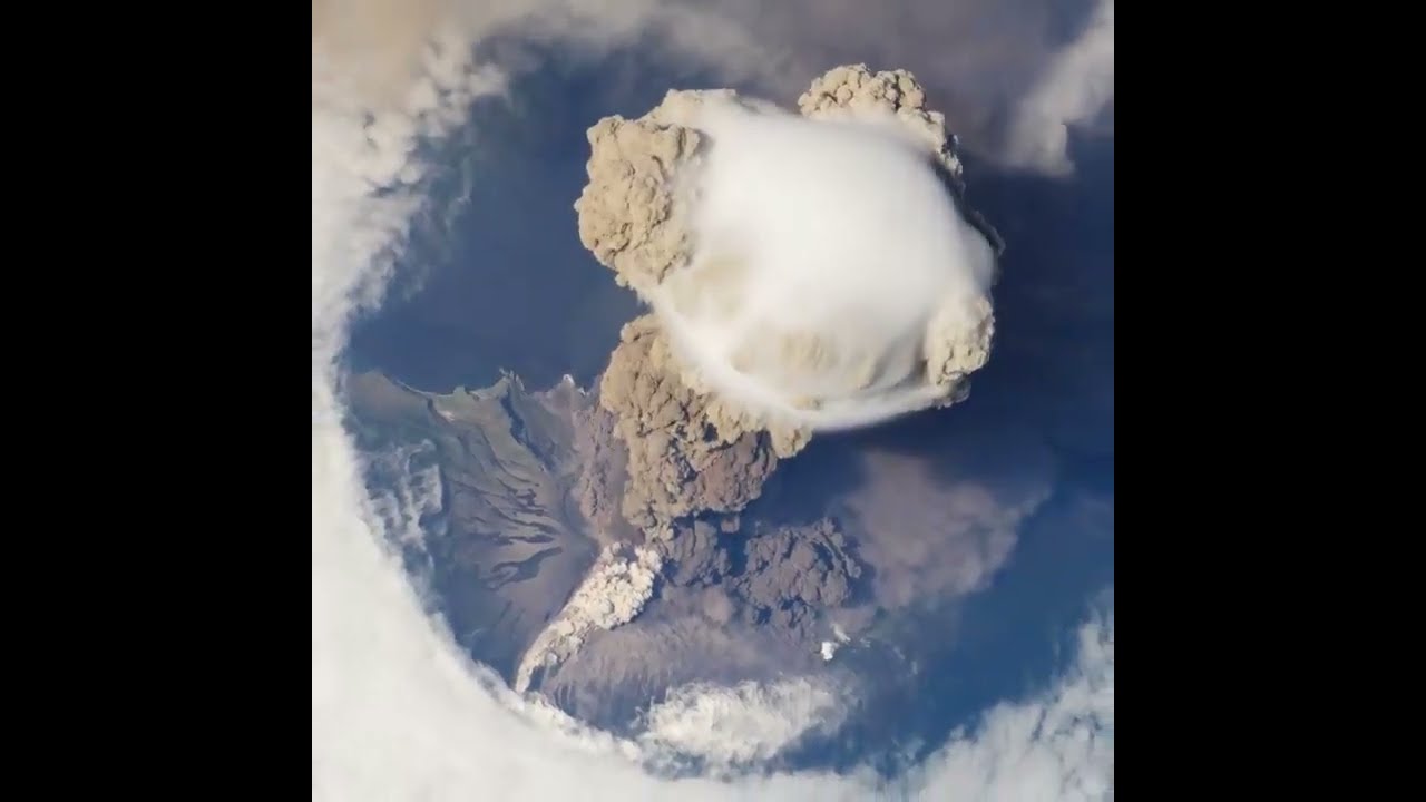 NASA A Closer Look At The Sarychev Volcano Eruption From International Space