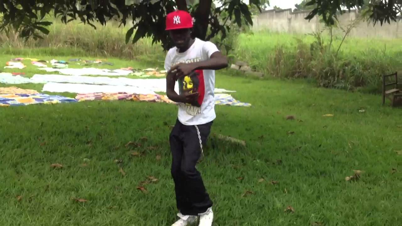 La danse" DANIHE KPASWE" par KAYOR PLOWPLA