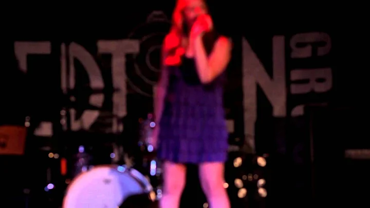 Anna Laird sings "Valerie" by Amy Winehouse