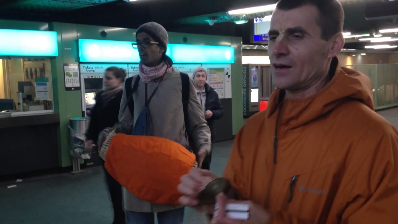 Харинама Париж  метро с Вальмики прабху