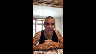 Robbie Williams — Coronaoke LIVE: Queen — Killer Queen (09.04.20)