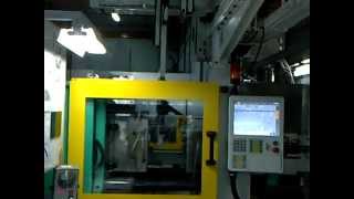 MAX Robot - EAW04 Series With Arburg IMM. Performed pick up time with 1.31 second. Part 1